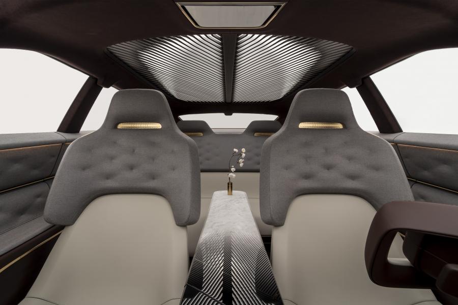 Интерьер Infiniti QX Inspiration 2019 года  (фото 19 из 159)